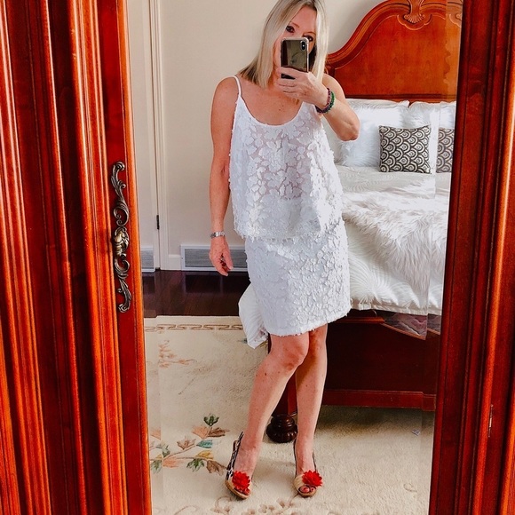 ESLEY white lacy top/skirt set - Picture 7 of 7